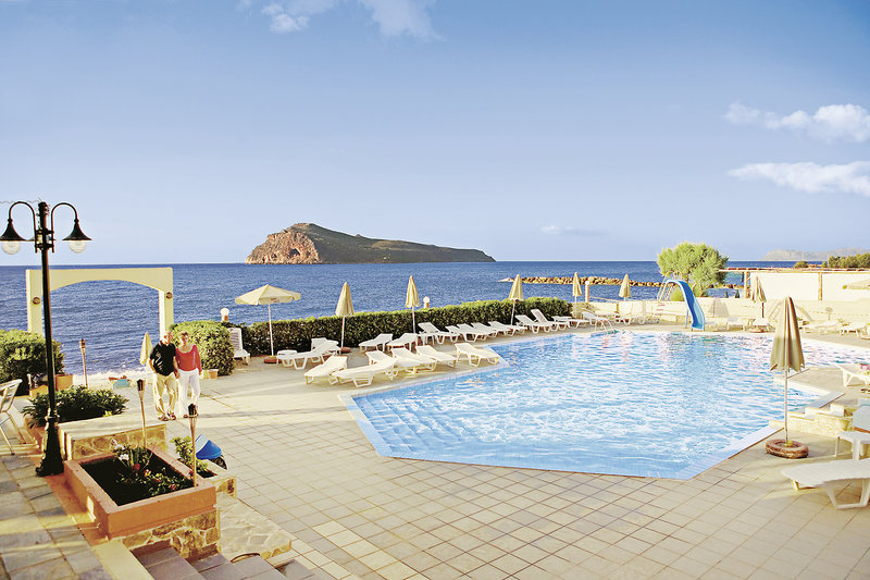 Hotel Haris on the Beach in Agia Marina, Chania (Kreta) Pool