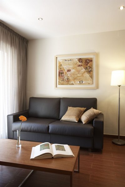 Madanis Apartments in L'Hospitalet de Llobregat, Barcelona Wohnbeispiel