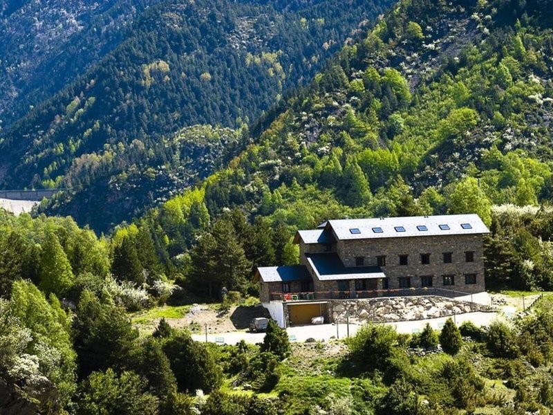 Hostal Parque Natural in Benasque, Barcelona Außenaufnahme