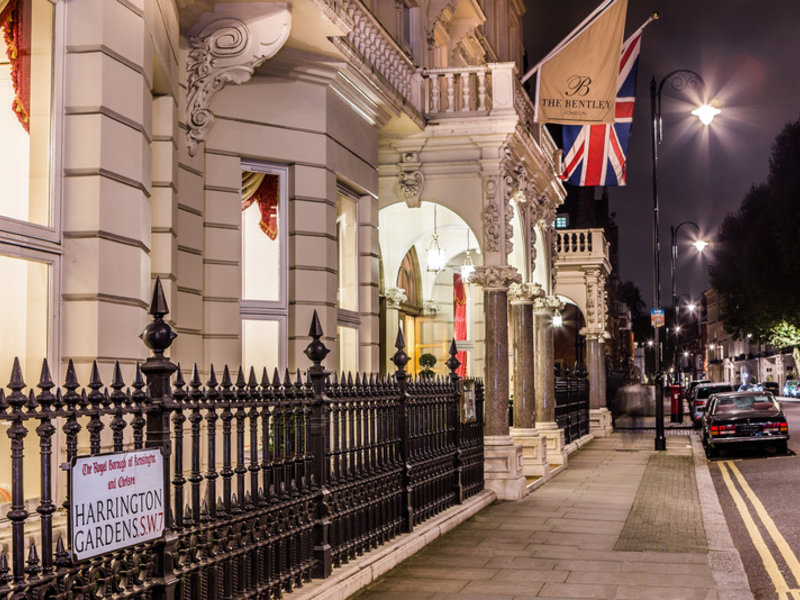 The Bentley Hotel in London, London-Heathrow Lounge/Empfang