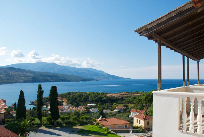 Ino Hotel & Suites in Kalami, Samos Terasse