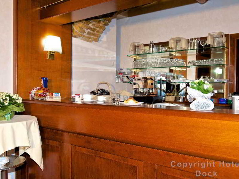 Dock Suites Rome in Rom, Rom-Fiumicino Bar