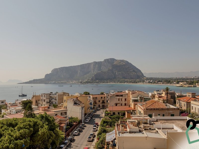 Hotiday Mondello Beach in Mondello, Palermo Außenaufnahme