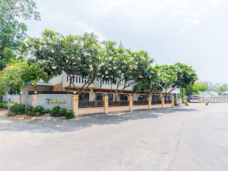 Baan Sang Chan Hotel in Cha Am, Bangkok Außenaufnahme