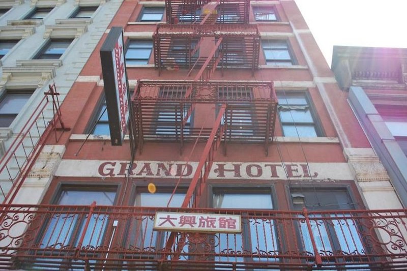 Bowery Grand Hotel in New York City, New York (John F Kennedy) Außenaufnahme