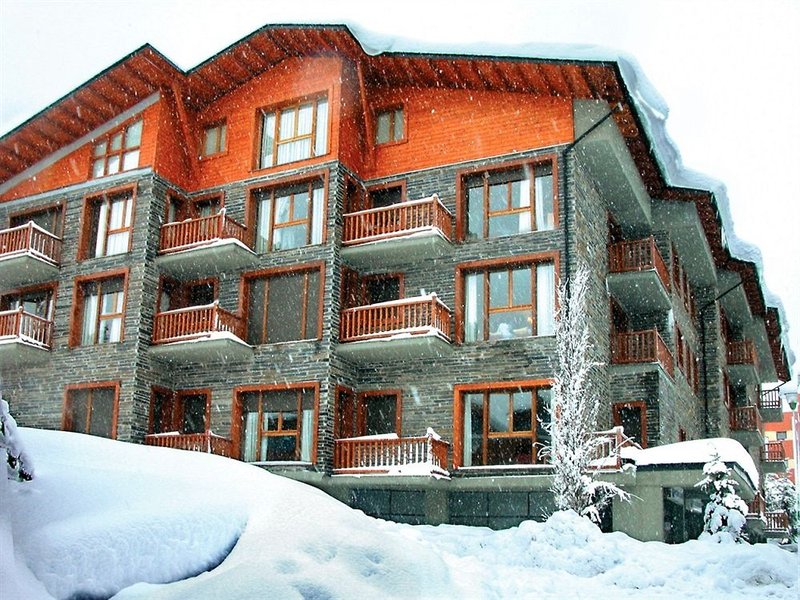 Apartamentos Solineu in La Molina, Barcelona Außenaufnahme