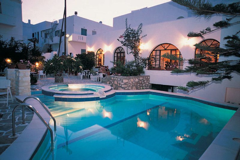 Atlantis Hotel in Naoussa, Santorini Pool
