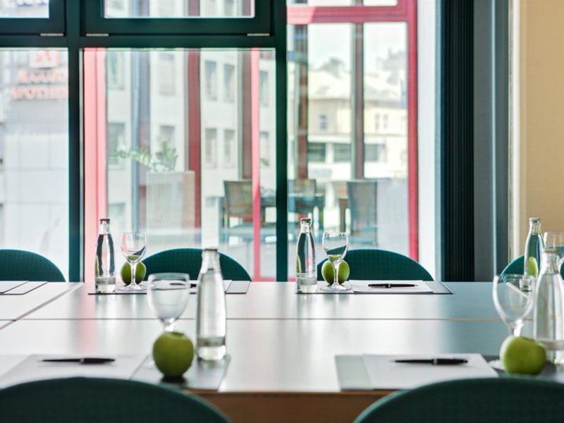 InterCityHotel Augsburg in Augsburg, M�nchen (DE) Lounge/Empfang