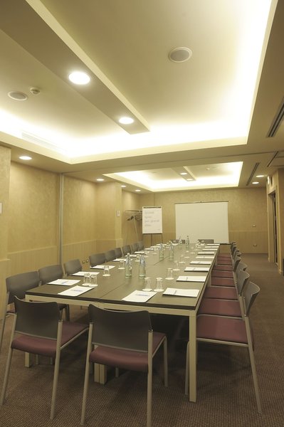 NH Linate in Peschiera Borromeo, Mailand (Malpensa) Konferenzraum