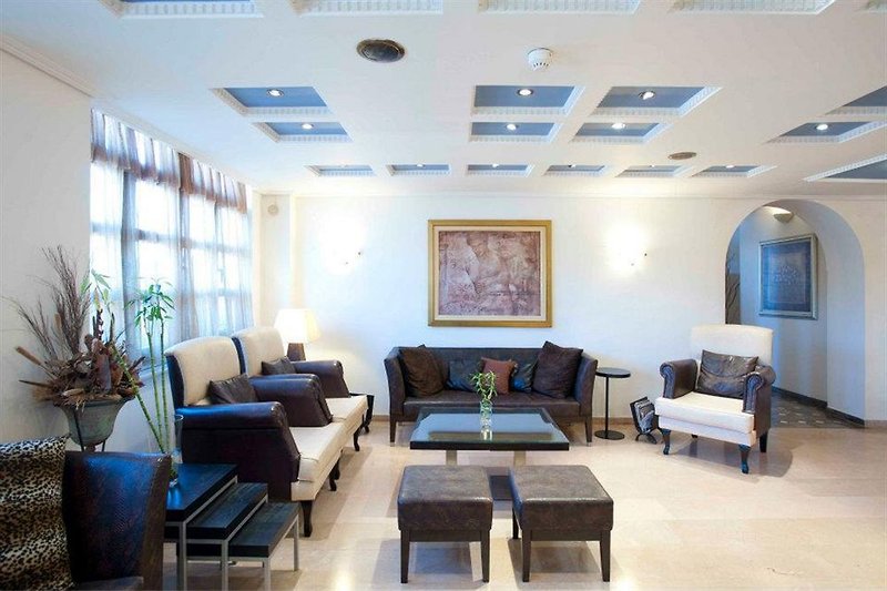 Karalis City Hotel in Pylos, Kalamata Lounge/Empfang