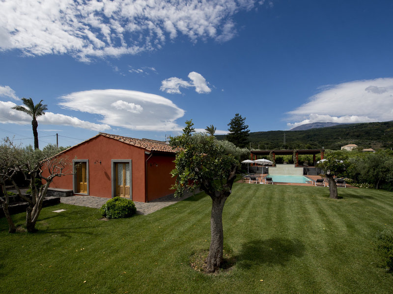 Casa Arrigo Etna Farm House in Linguaglossa, Catania Außenaufnahme