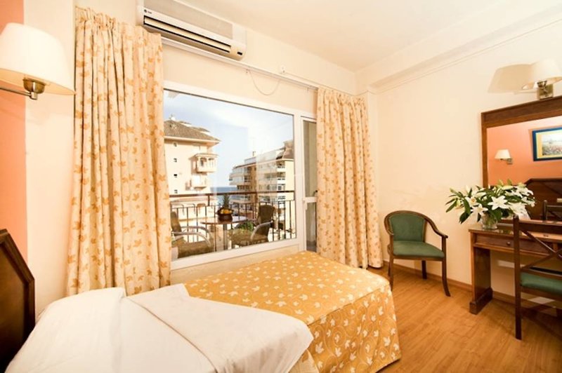 Hotel Monarque Cendrillón in Fuengirola, Malaga Wohnbeispiel