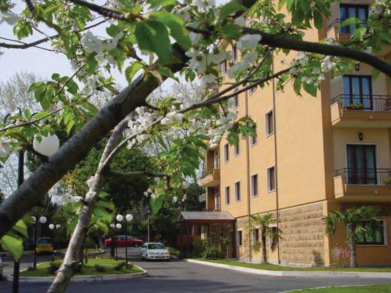 Cilicia in Rom, Rom-Fiumicino Außenaufnahme
