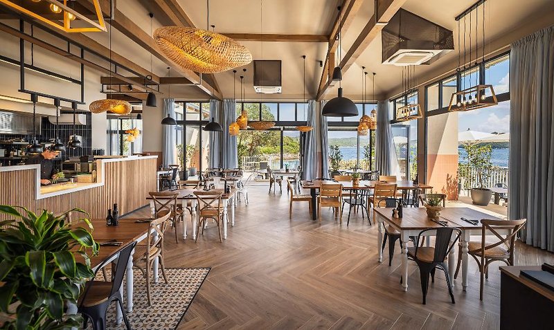 Koversada Covered Mobile Homes in Vrsar, Pula (Kroatien) Bar