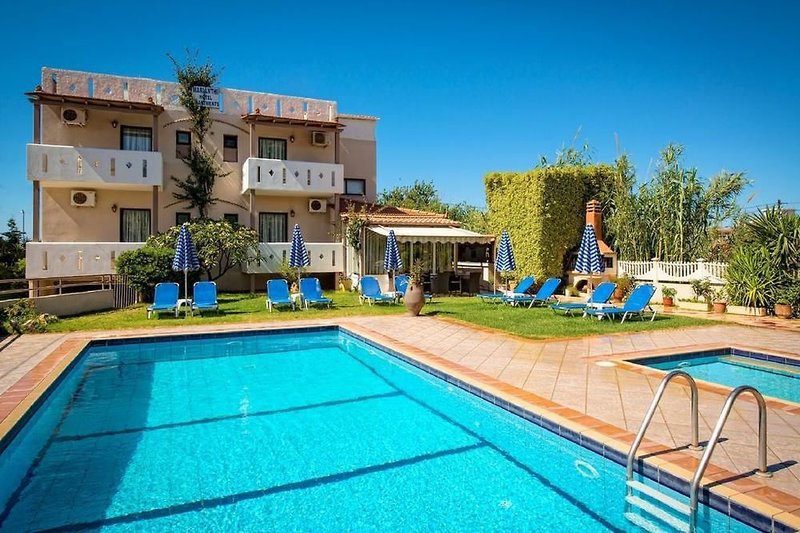 Marianthi Apartments in Platanias (Rethymnon), Chania (Kreta) Pool