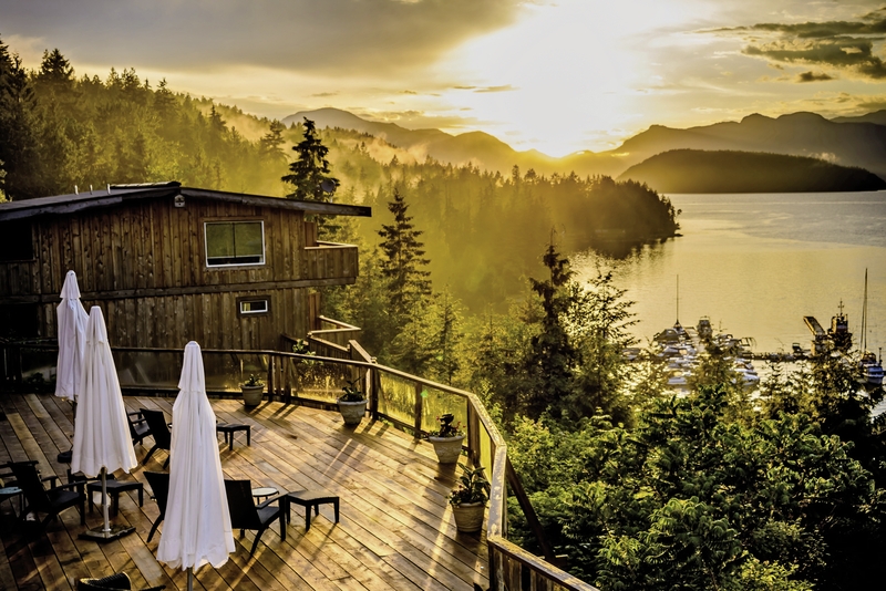 The West Coast Wilderness Lodge in Egmont, Vancouver Terrasse