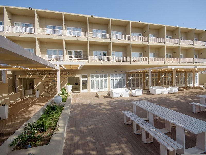 Oasis Atlantico Porto Grande (ex: Barcelo Oasis Porto Grande) in Mindelo, Sal (Kap Verde) Außenaufnahme