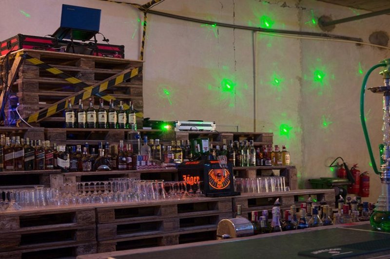 Bar