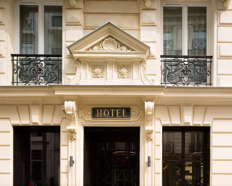 Le 10 Bis in Paris, Paris-Charles De Gaulle Außenaufnahme