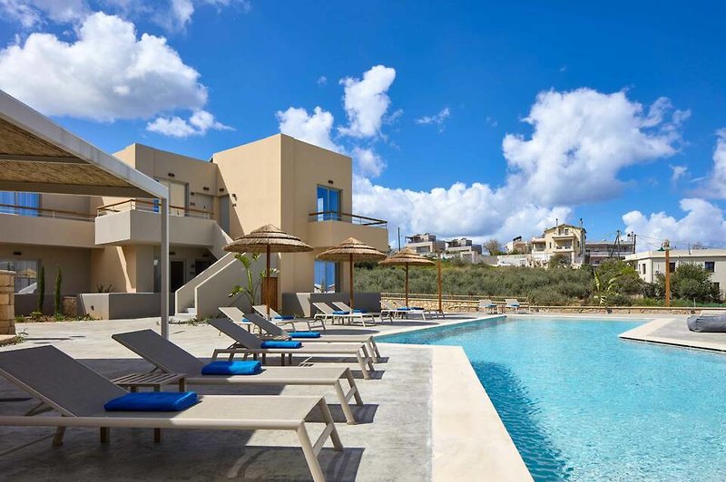 Villaggio Mare Suites in Kalamaki Beach, Chania (Kreta) Pool