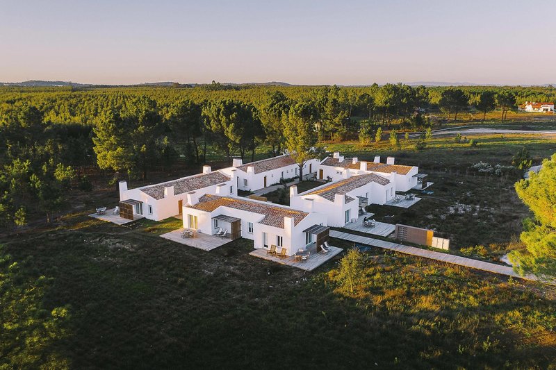 Craveiral Farmhouse by Belong in São Teotonio, Faro Außenaufnahme