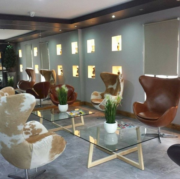 Epsilon Hotel in London, London-Stansted Lounge/Empfang