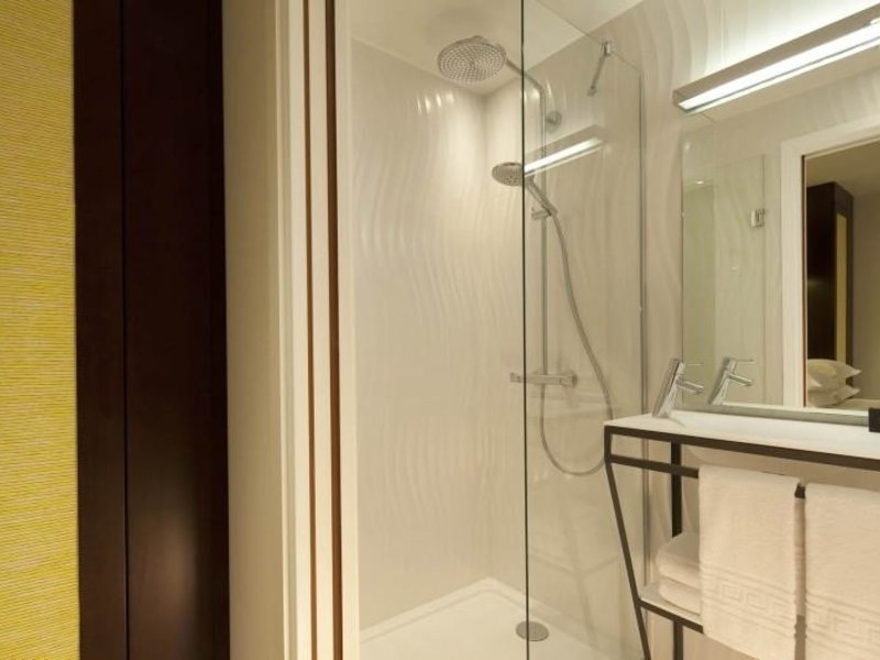 Hotel Eden Porte De Versailles in Paris, Paris-Charles De Gaulle Badezimmer