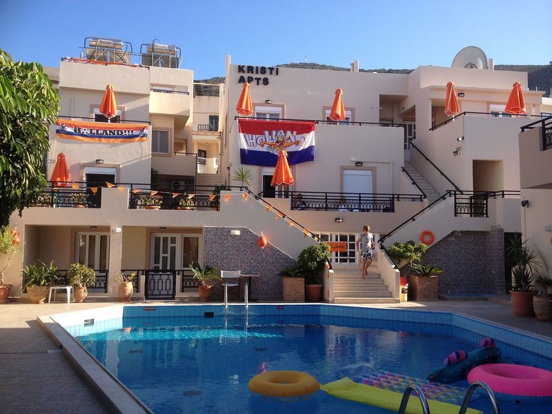 Kristi Apartments in Koutouloufari, Heraklion (Kreta) Pool