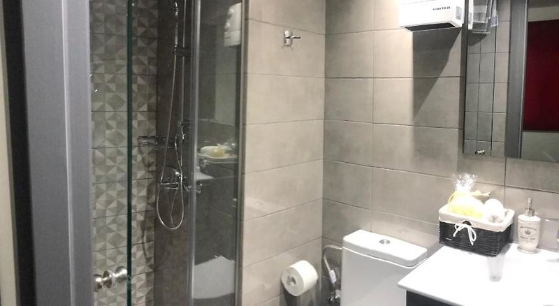 Nefeli in Athen, Athen Badezimmer