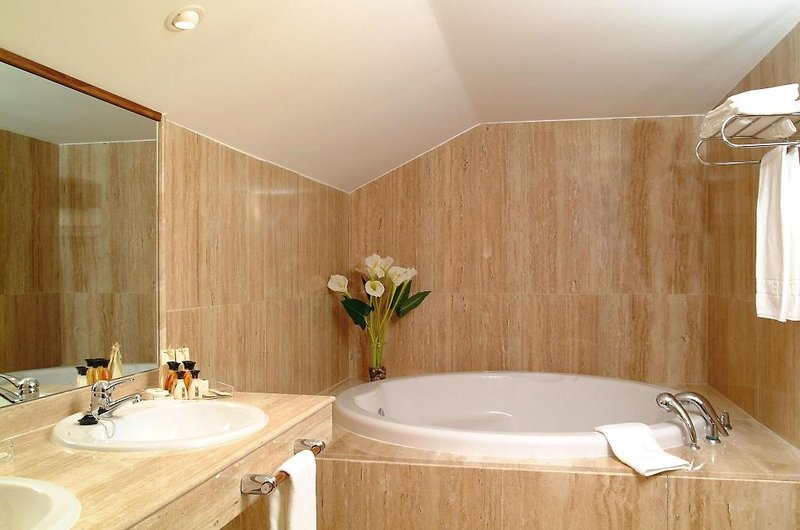 Segovia Sierra de Guadarrama in Los Angeles de San Rafael, Madrid Badezimmer