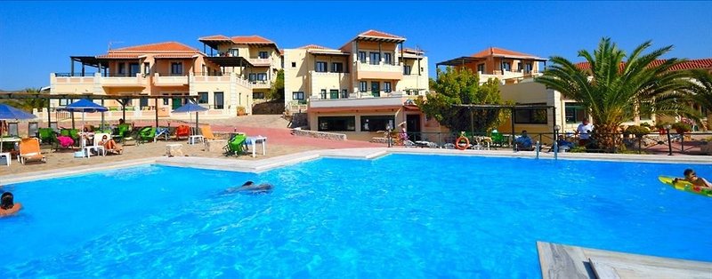 Aloni Suites in Chorafakia, Chania (Kreta) Pool