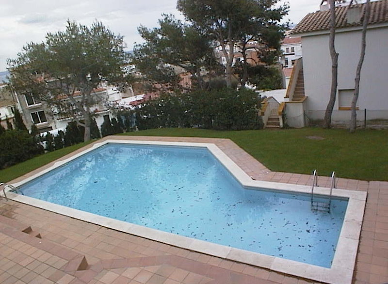 Apartamentos Puig Padro in L'Escala, Barcelona Pool