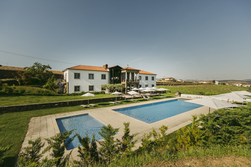 The Manor House Celeirós in Sabrosa, Porto Pool