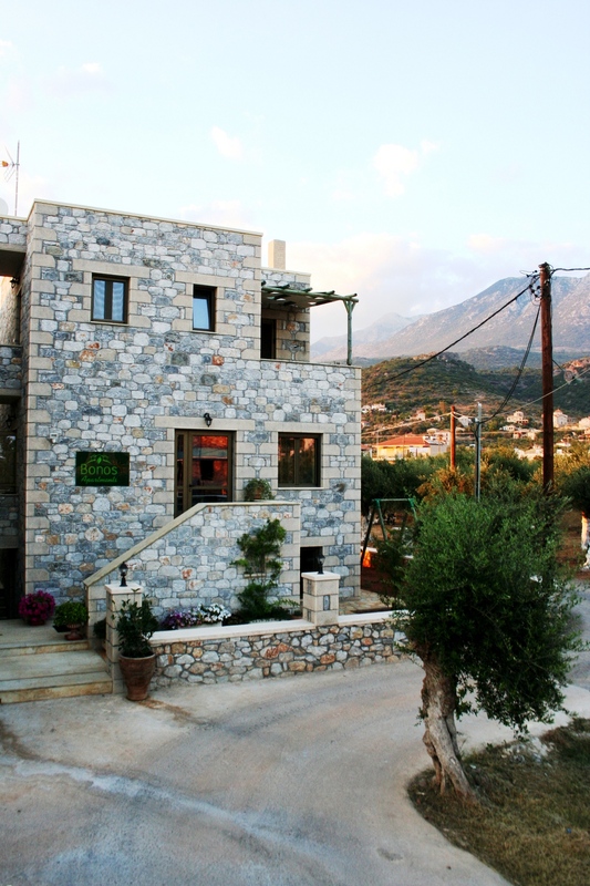 Bonos Apartments in Stoupa, Athen Außenaufnahme