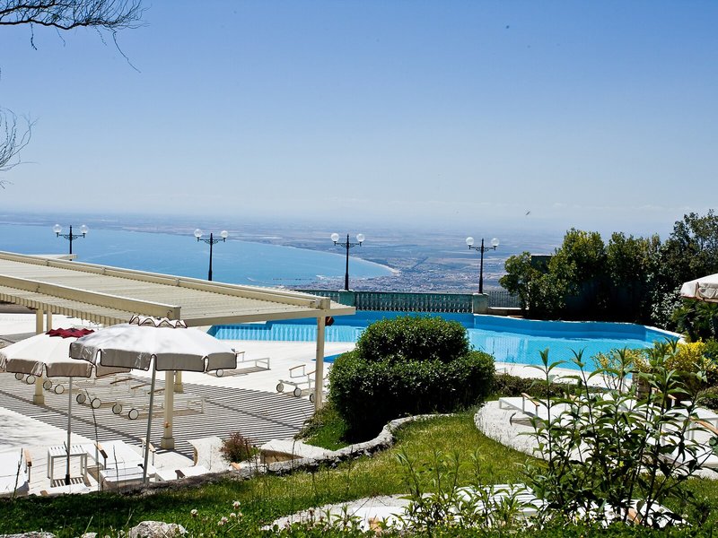 Hotel Relais Dei Normanni in Monte Sant' Angelo, Bari Außenaufnahme