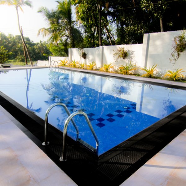 Daniels Resort in Beliwatta, Colombo Pool