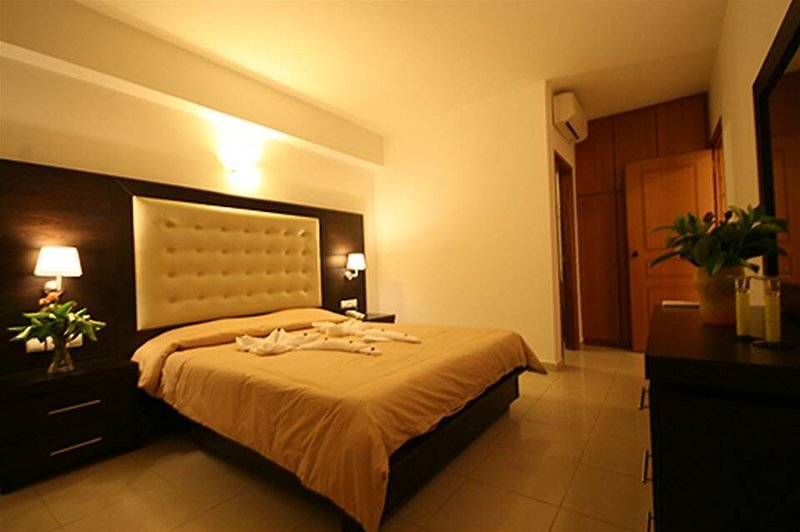 Castro Beach Hotel in Maleme, Chania (Kreta) Wohnbeispiel
