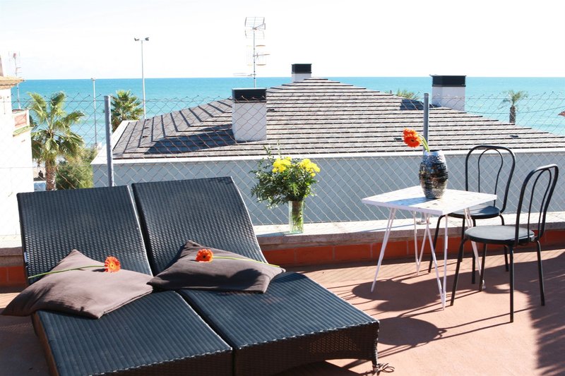 Los Globos in Sitges, Barcelona Strand