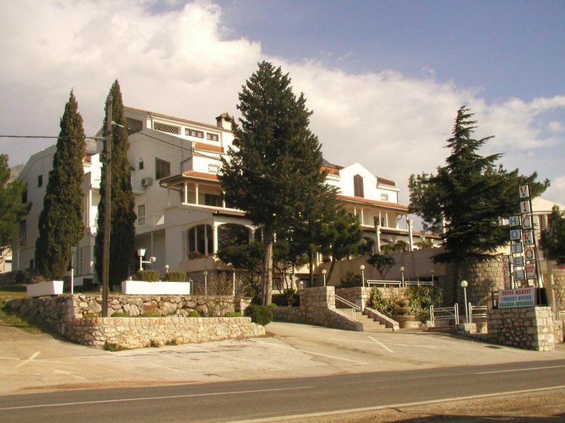 Vicko Hotel & Villa in Starigrad-Paklenica, Zadar (Kroatien) Außenaufnahme