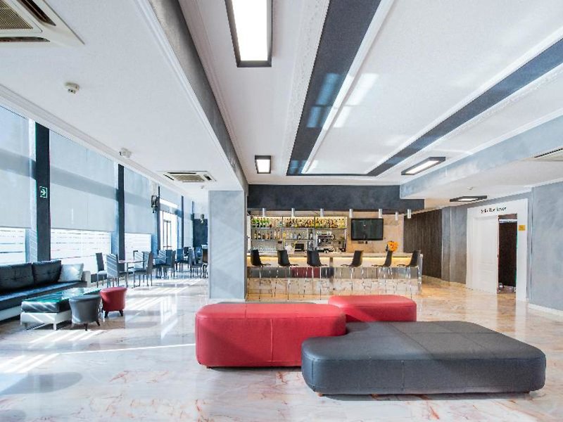 Sallés Hotel Ciutat del Prat in El Prat de Llobregat, Barcelona Lounge/Empfang
