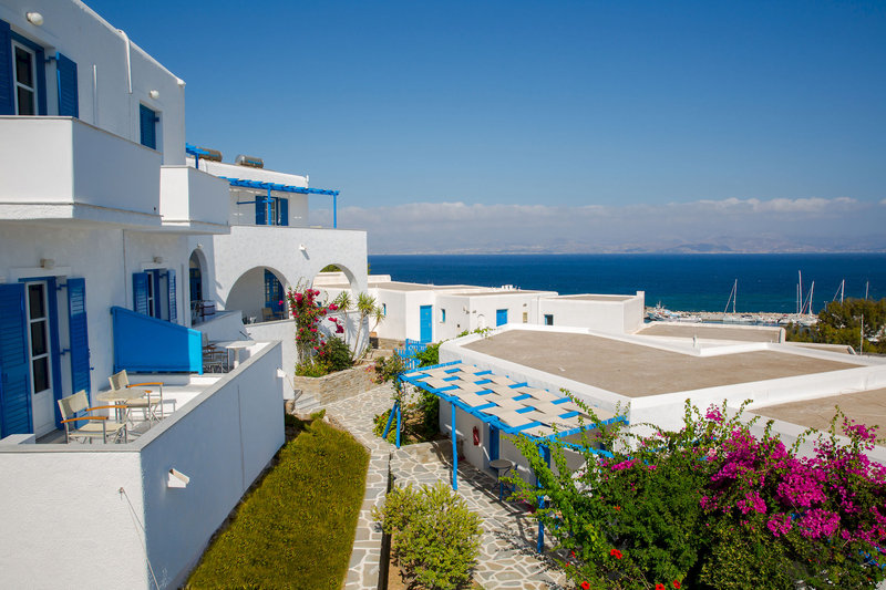 Arkas Inn in Parikia, Santorini Terasse