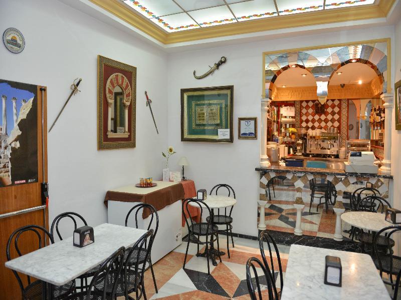Los Omeyas in Córdoba, Malaga Bar