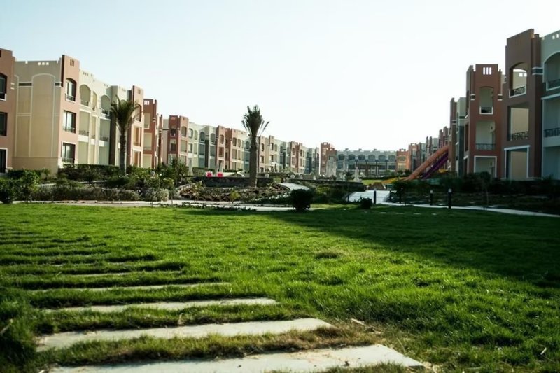 Oyster Bay Beach Resort & Spa - Luxury Serviced Condo in Marsa Alam, Hurghada Garten