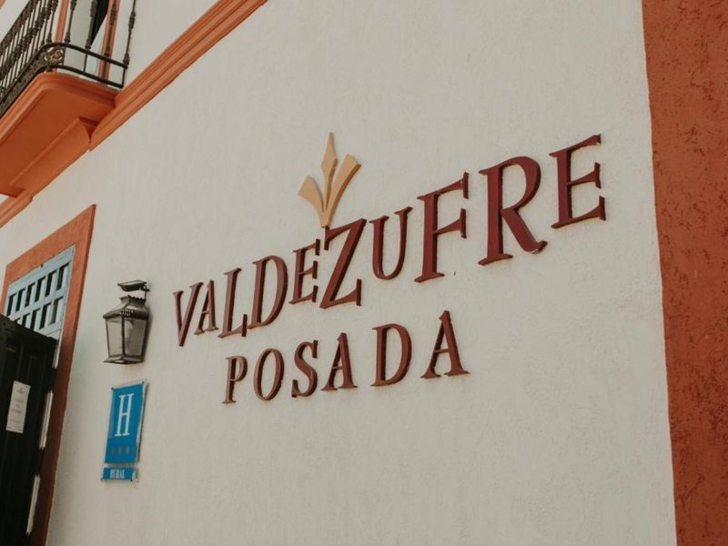 Posada de Valdezufre in Aracena, Faro Außenaufnahme