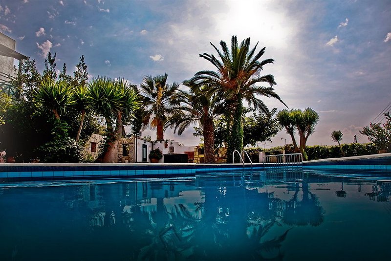 Classic Apartments in Anissaras, Heraklion (Kreta) Pool