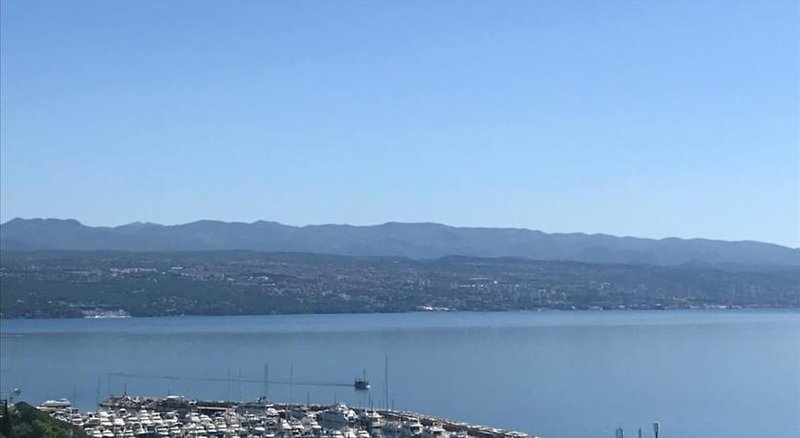 Salyna in Icici, Rijeka (Kroatien) Landschaft