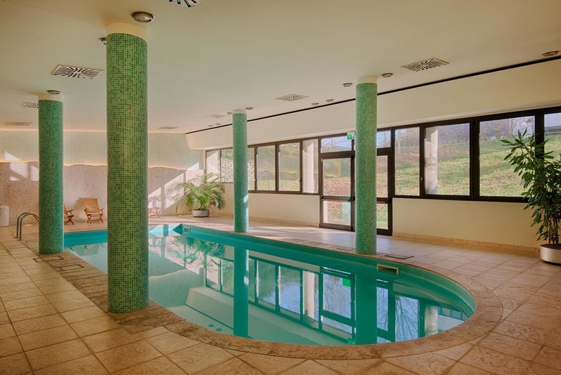 Hallenbad