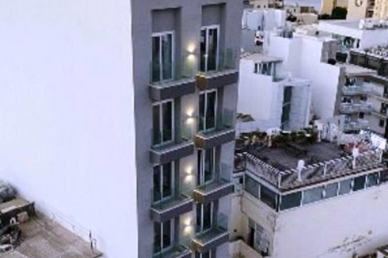 V Hotel in San Giljan, Malta Terrasse