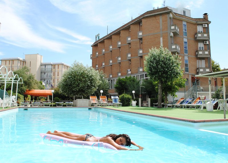 Family Hotel Marina Beach in Lido Adriano, Rimini Pool