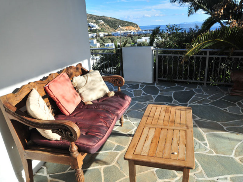 Irini Villa in Platys Gialos, Santorini Terasse